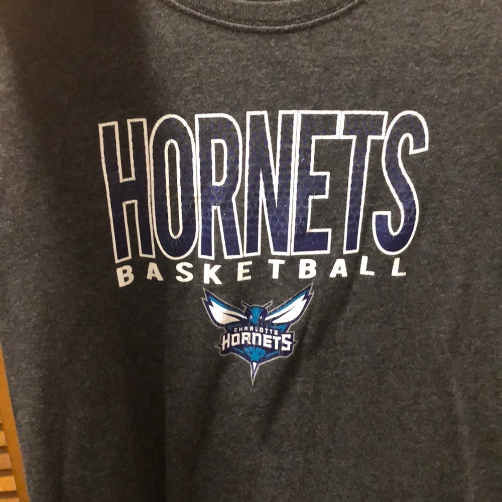 Gray short sleeve hornets T-shirt
